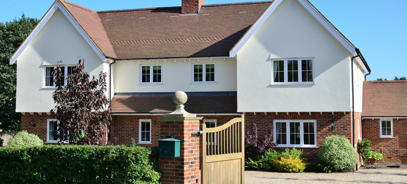 Photo of a house for sale and ready for the property negotiation process.